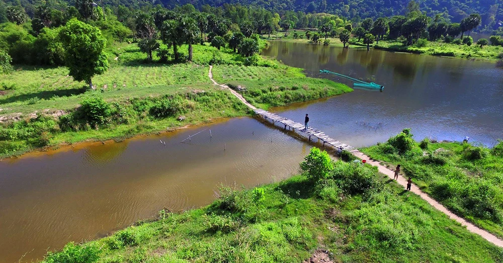 Núi Cấm